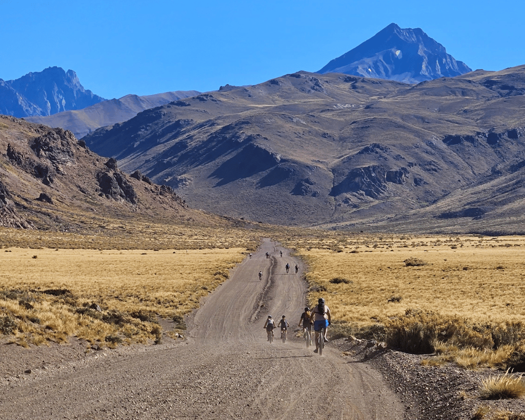Seekers Andes - Cruce de los Andes en MTB - Viajes en Bicicleta