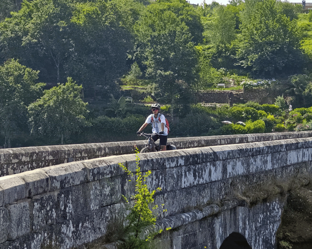 Santiago de Compostela - Camino Portugués por la Costa - Seekers MTB